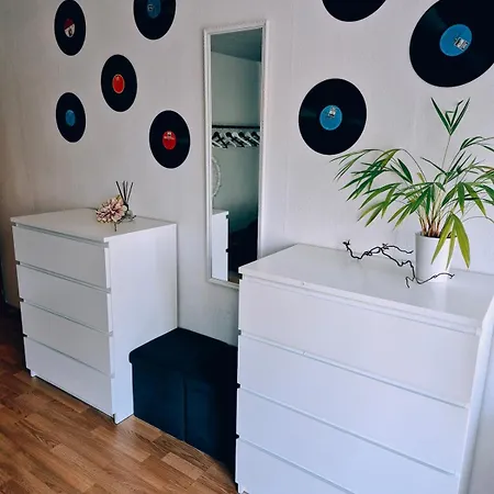 Cozy Townhouse With Garden アパート Götzis