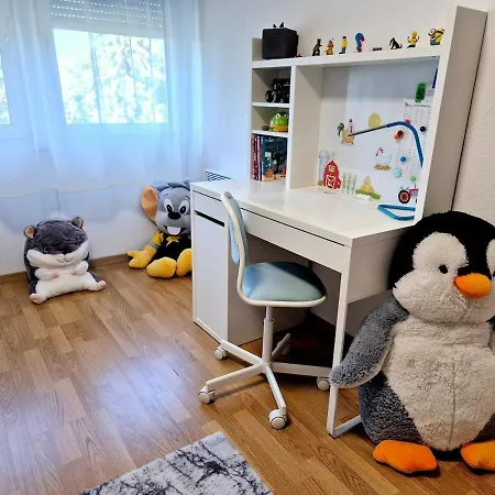 アパート Cozy Townhouse With Garden *
