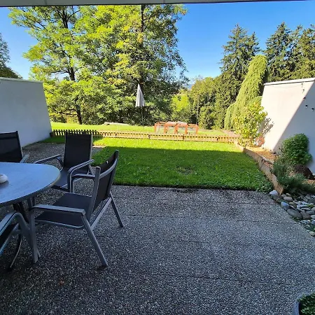 Cozy Townhouse With Garden アパート *