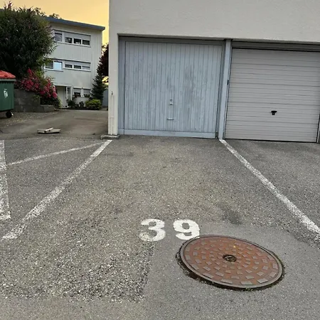 アパート Cozy Townhouse With Garden Götzis